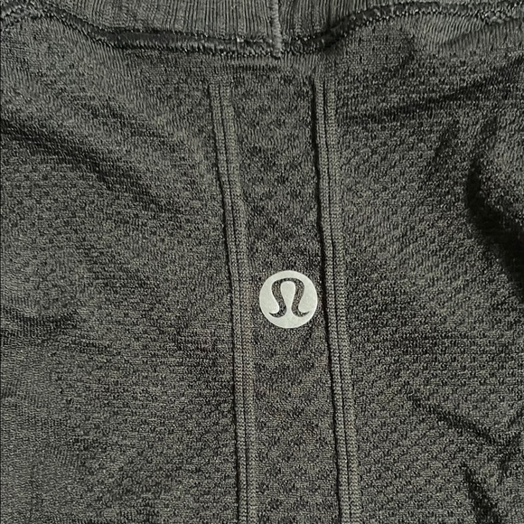 Lululemon Athletica black Fitted Short Sleeve T-Shirt - Picture 5 of 6